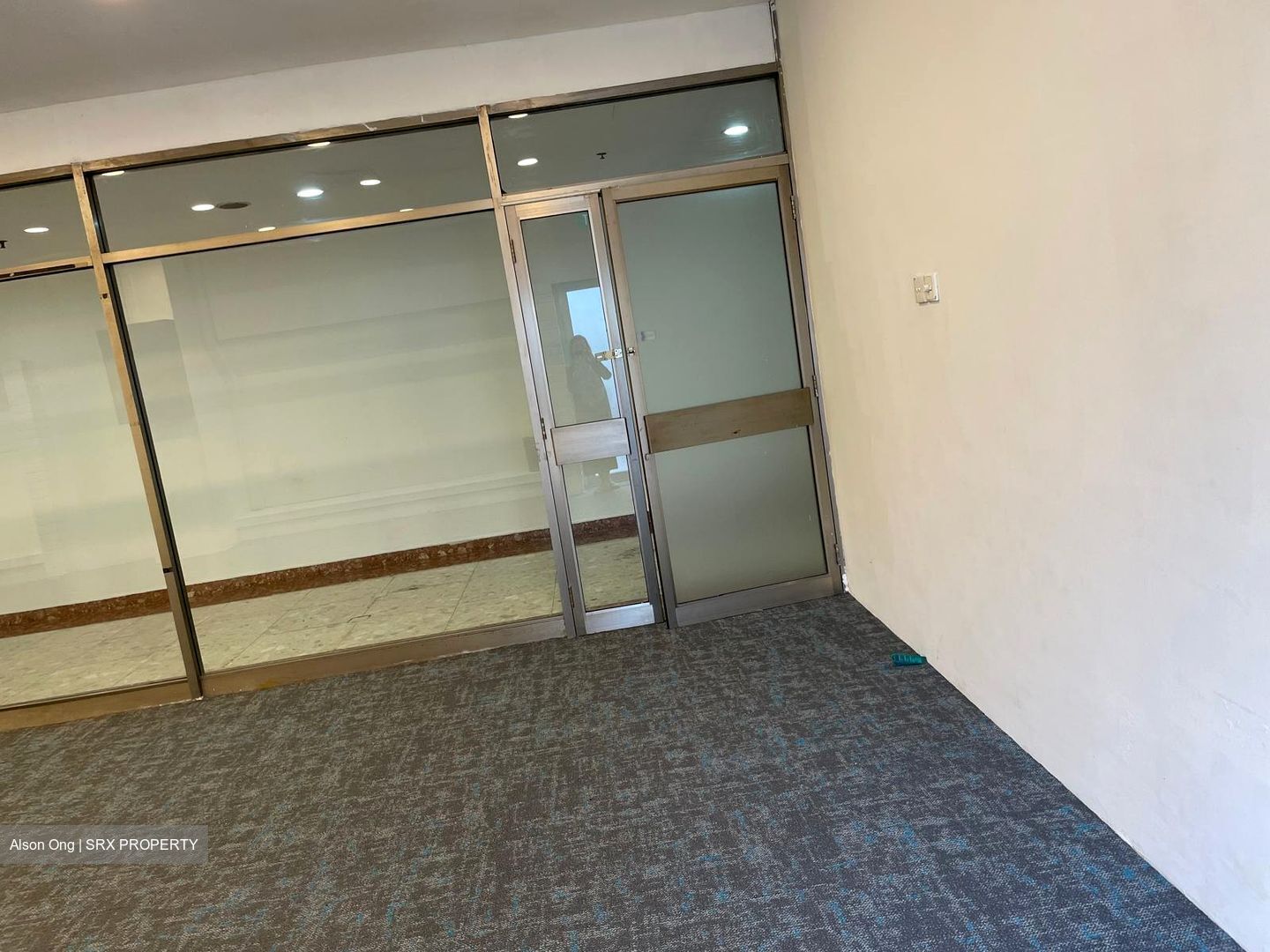 High Street Centre (D6), Office #636448231